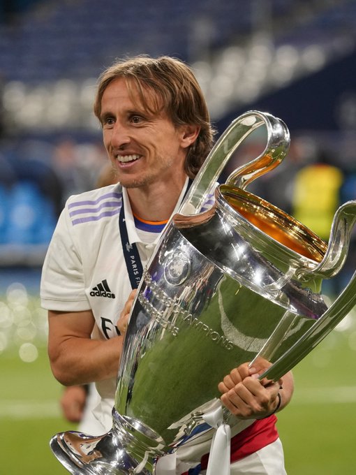 王威晨关键跑垒建功