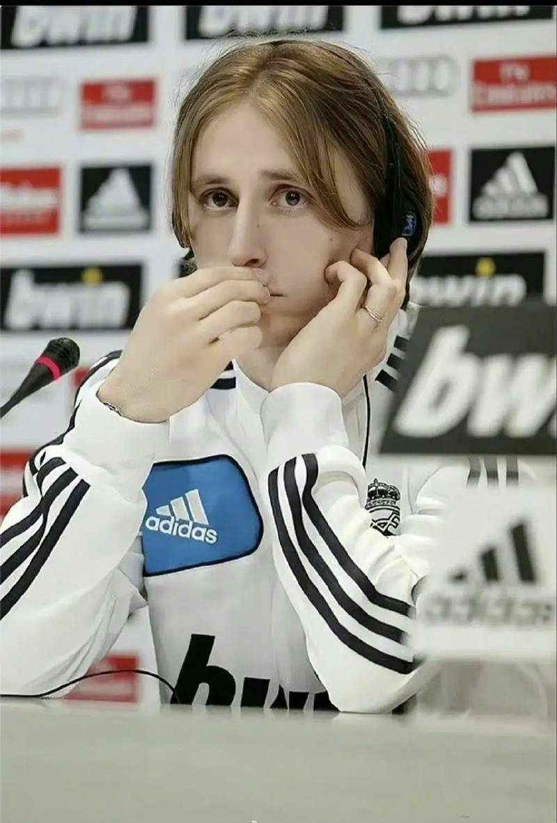 罗马战蒙扎大名单：迪巴拉领衔，多夫比克继续缺阵