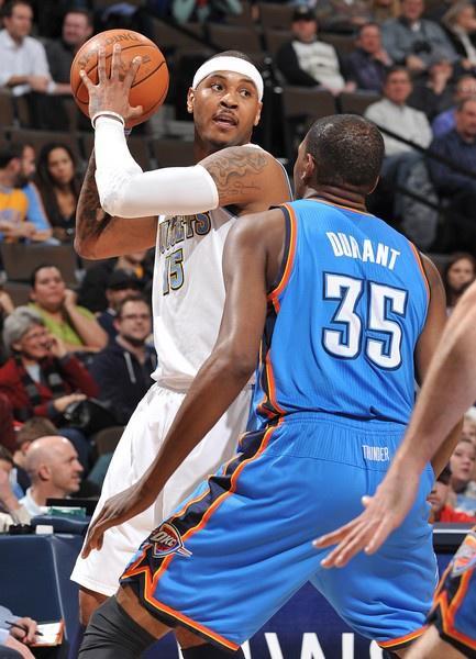 随着两人进 随着两人进