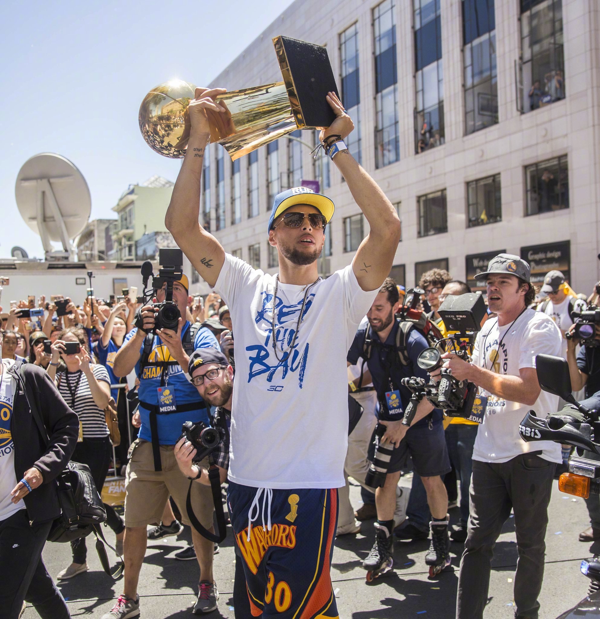 表现尤为抢 表现尤为抢